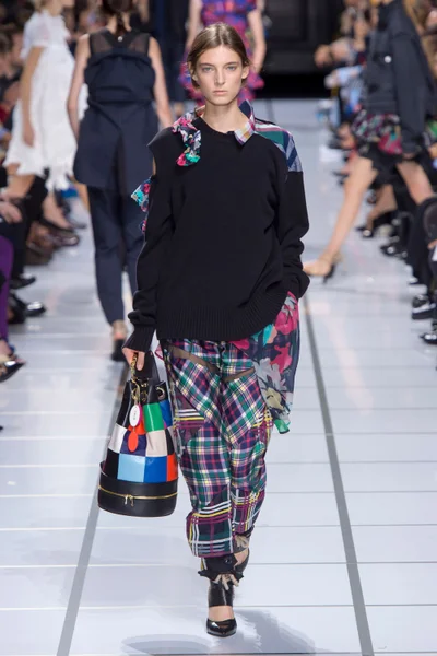 Look 30